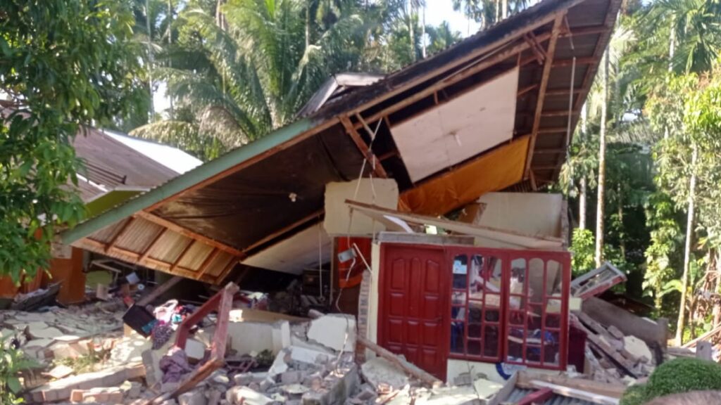 Gempa M6,1 Pasaman Barat: 8 Orang Meninggal, 6.002 Warga Mengungsi Gempa Pasaman Barat, Korban Meninggal, Warga Mengungsi, Gempa