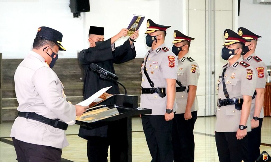 Wakapolres Bogor, Kabag Ops, hingga Enam Kapolsek Dimutasi Sertijab, Wakapolres Bogor, Kabag Ops Polres Bogor, Kapolsek Polres Bogor, Mutasi