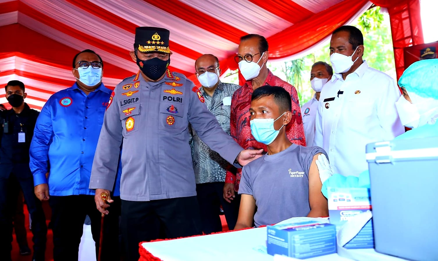 Vaksinasi Covid-19, Booster, Kapolri, Buruh, Omicron