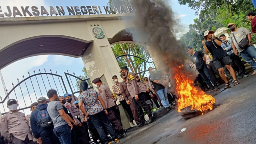 Polemik Mafia Tanah, Kejari Kota Bogor Digeruduk Massa Mafia Tanah, Kejari Kota Bogor, Demonstrasi, Digeruduk Massa