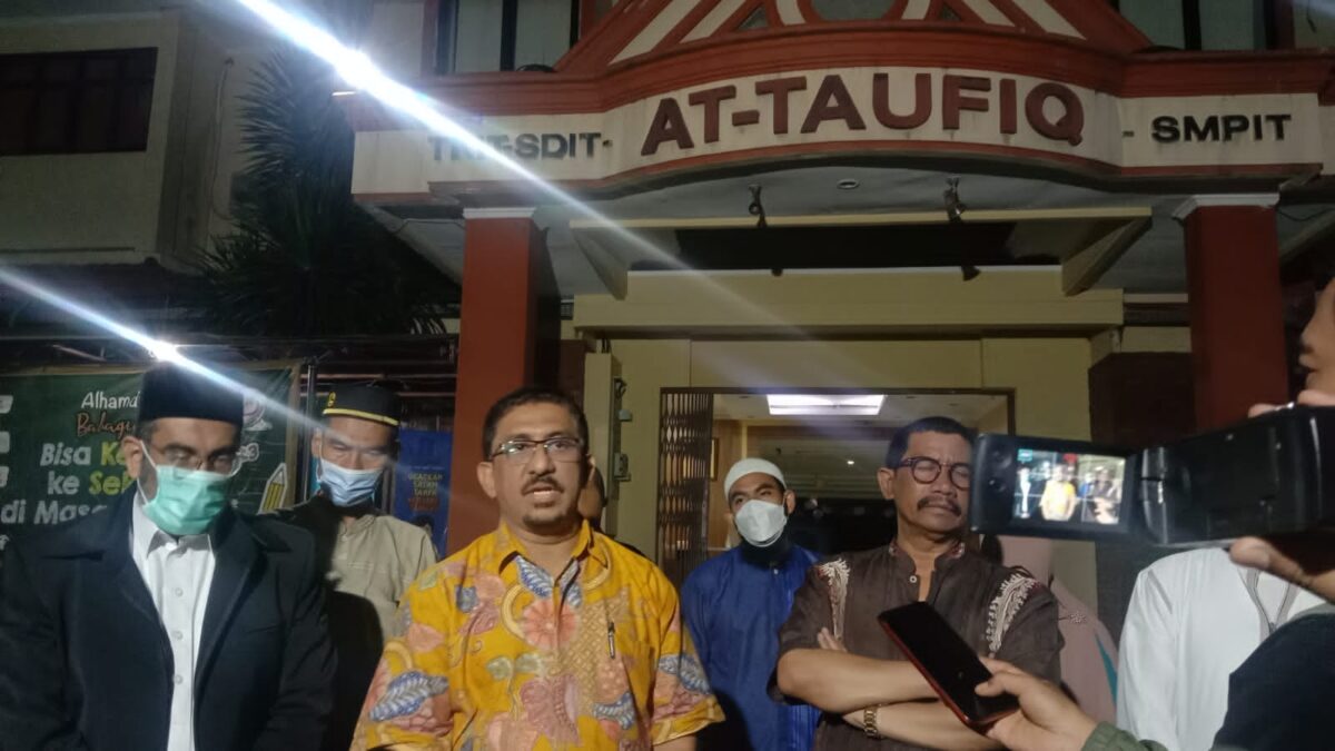 Konflik Memanas, Yayasan At-Taufiq, Yayasan Al-Irsyad, Pemalsuan Dokumen