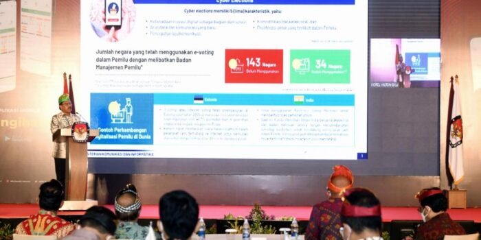kominfo-menteri-johnny-cyber-election-AYH-1