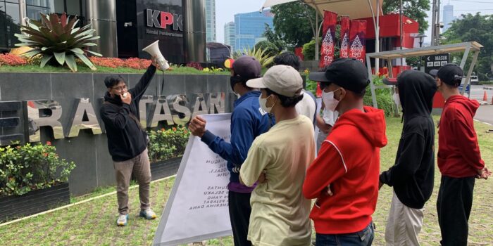 Demo di KPK, Para Mahasiswa Minta Usut Tuntas Kasus e-KTP Demo di KPK, KPK, Mahasiswa, Usut Tuntas e-KTP, Kasus e-KTP
