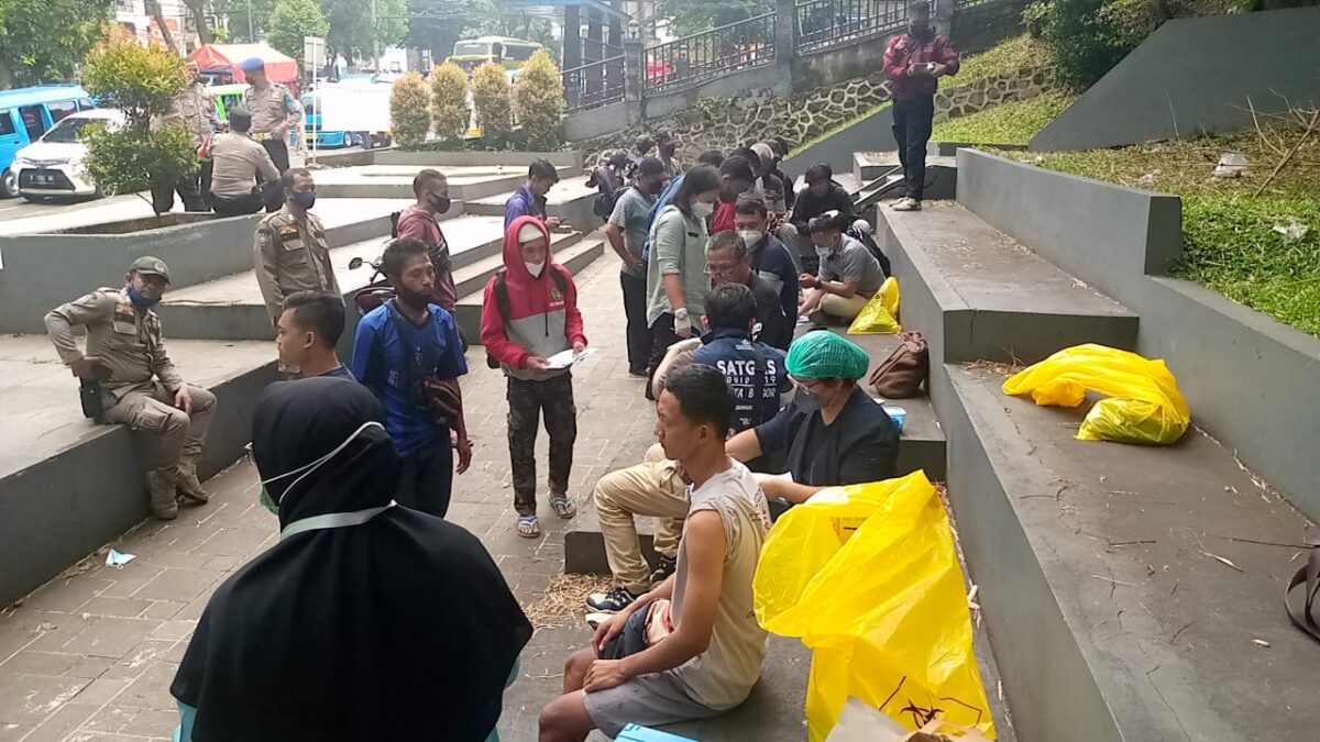 Mudik Lebaran, Polisi, Razia Vaksinasi, Vaksinasi Boster, Jalan Pajajaran