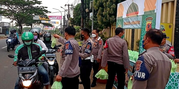 Polsek Cileungsi Siapkan Takjil Gratis Selama Ramadhan Polsek Cileungsi, Takjil Gratis, Ramadhan 2022