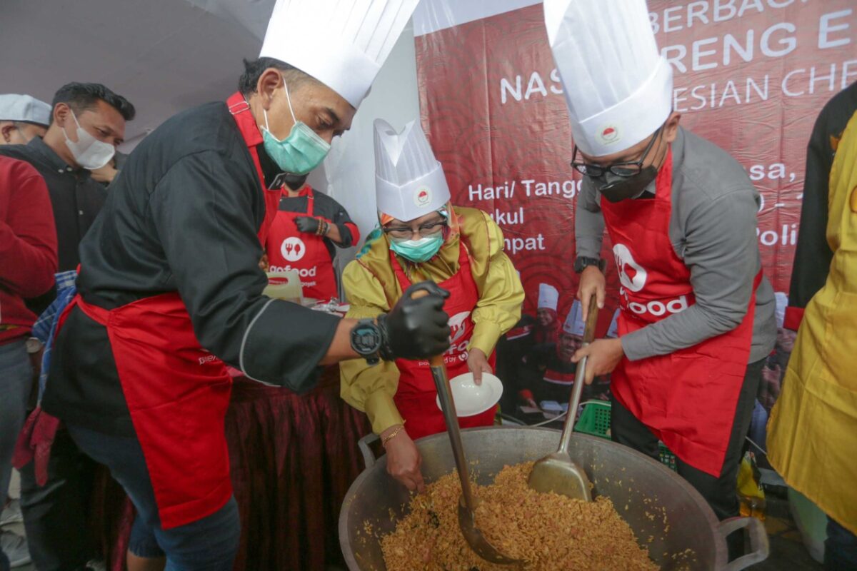 Memasak Nasi Kebuli, Berbagi Takjil, Nasi Goreng Kebuli