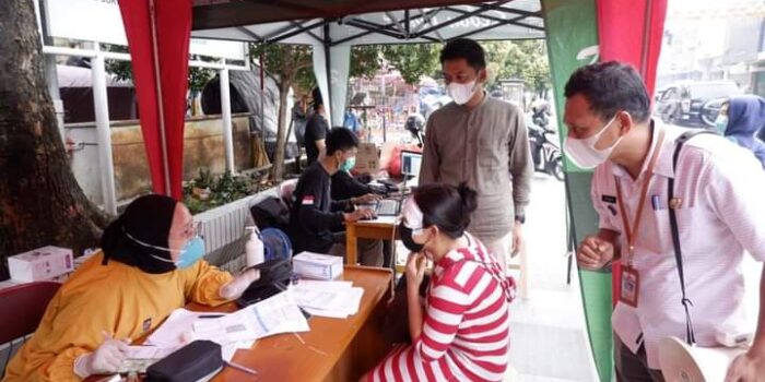 Vaksinasi di Babakan Pasar, Doorprize Minyak Goreng dan Takjil Vaksinasi, Babakan Pasar, Doorprize, Minyak Goreng, Takjil