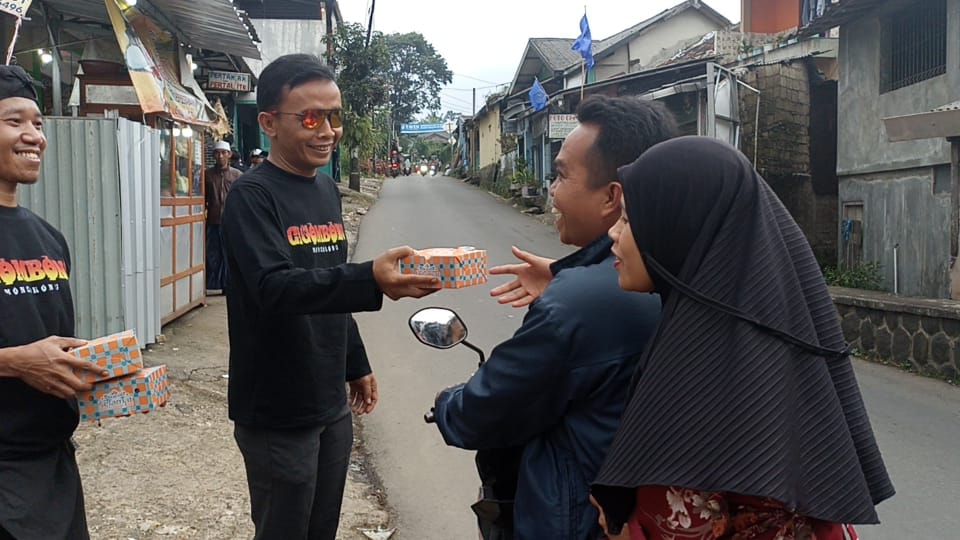 Kesalehan Sosial, Katar Ciburayut, Takjil Buka Puasa, Warga Cigombong