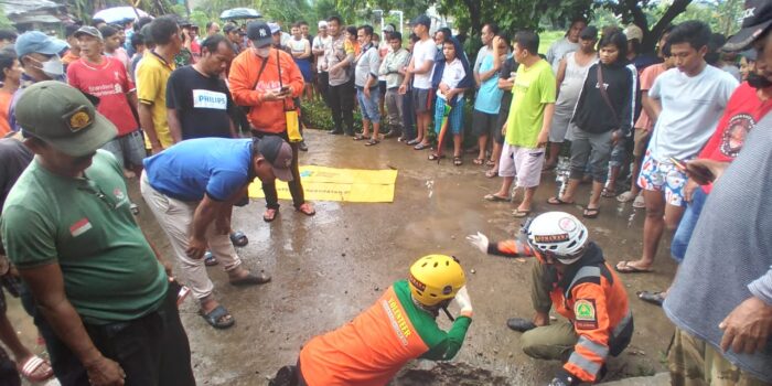 Hanyut di Selokan, Bocah di Gunung Putri Ditemukan Meninggal Hanyut di Selokan, Bocah di Gunung Putri, Ditemukan Meninggal