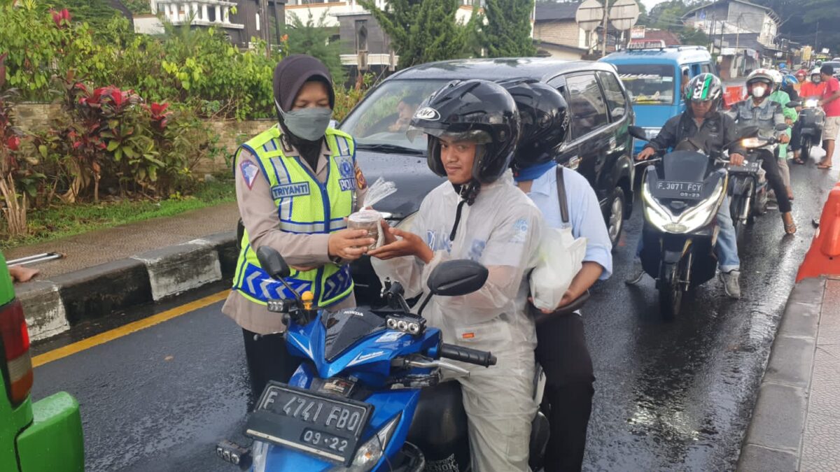 Polres Bogor, Takjil, Takjil Gratis, Warga Bogor, Ramadhan 2022