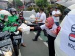 Etos Bogor Raya Bagikan Nasi Box untuk Berbuka Puasa Pengguna Jalan Etos Bogor Raya, Nasi Box, Buka Puasa, Pengguna Jalan