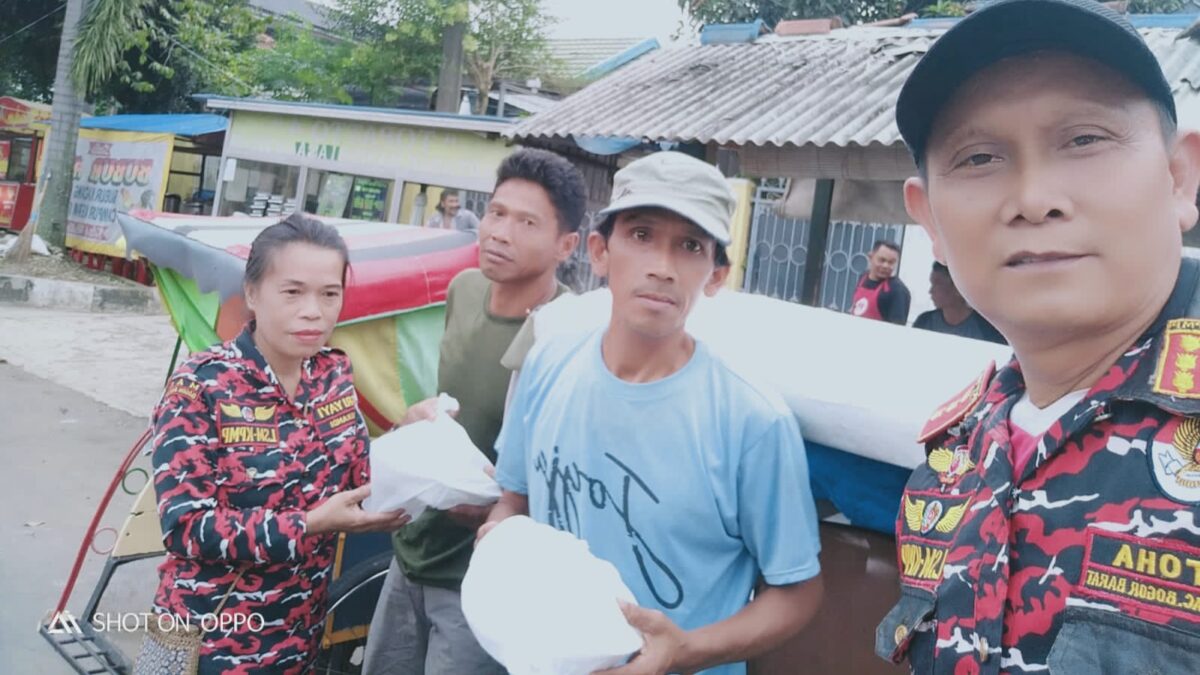 KPMP Bogor Barat, Pembagian Takjil, Takjil Buka Puasa, Pengguna Jalan