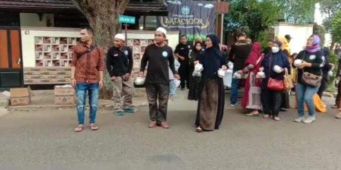 Kepedulian di Bulan Ramadhan, Paguyuban Batacigor Berbagi Takjil Gratis Kepedulian Ramadhan, Bulan Ramadhan, Paguyuban Batacigor, Takjil Gratis