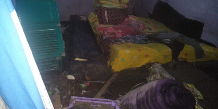 Tanah Longsor di Caringin, Dua Rumah Rusak dan Akses Jalan Tertutup Tanah Longsor, Longsor di Caringin, Rumah Rusak, Akses Jalan, Jalan Tertutup
