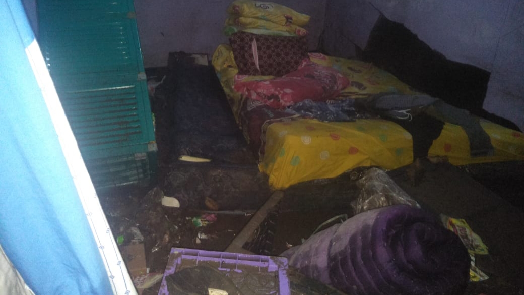 Tanah Longsor, Longsor di Caringin, Rumah Rusak, Akses Jalan, Jalan Tertutup