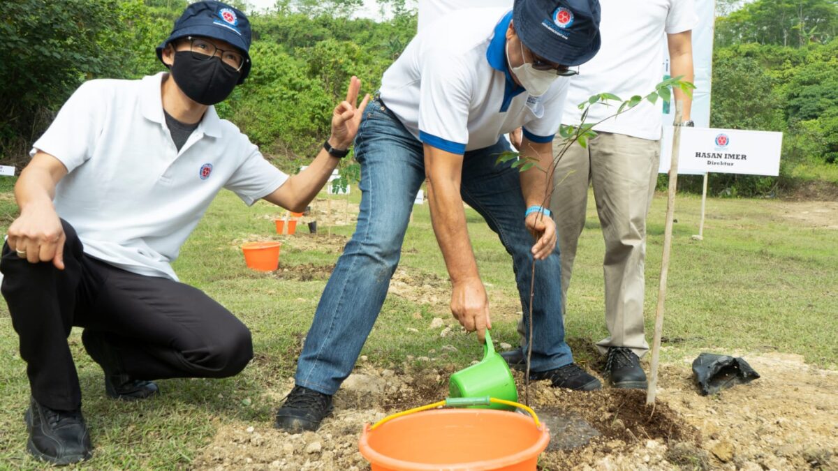 Hari Bumi, Indocement, Tanam Pohon, Pabrik Indocement