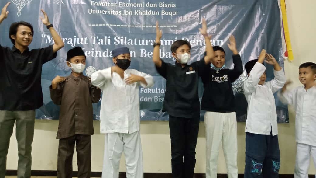 Berbagi Kebahagiaan, FEB UIKA, Santunan Anak Yatim, Buka Puasa Bersama