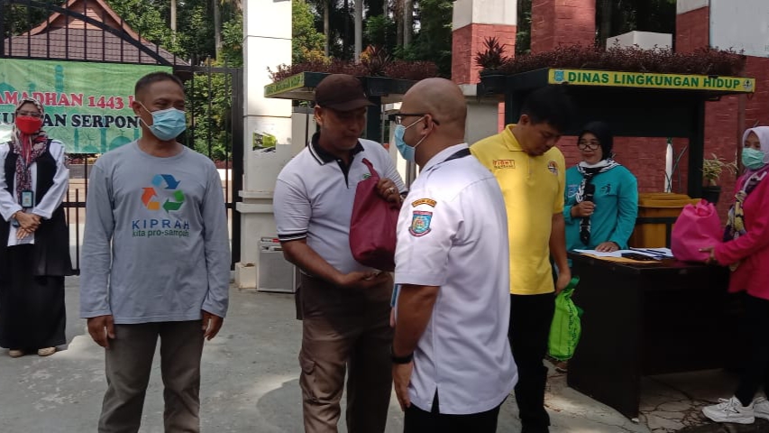 Penggiat Lingkungan Serpong, Aksi Peduli Ramadhan, Paket Ramadhan