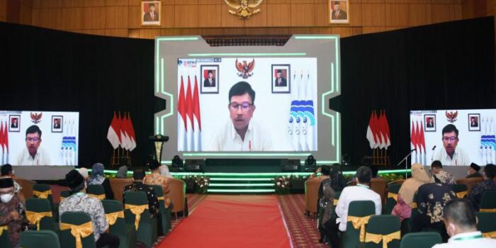 kominfo-menteri-johnny-peluncuran-PMB-kemenag-AYH-1_0