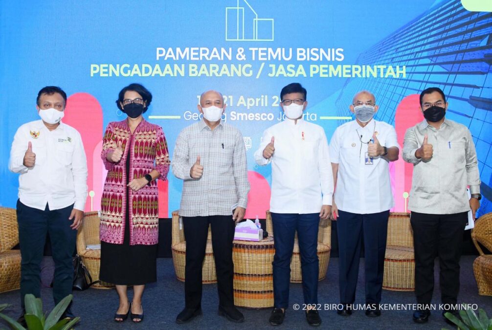 BUMN dan Swasta, Kominfo, Publik, Produk Dalam Negeri