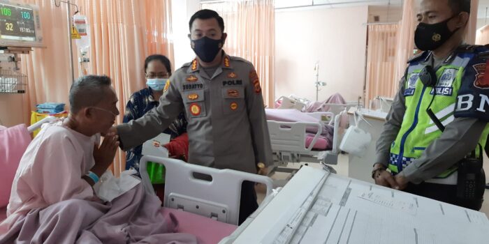 Sesak Nafas, Polisi Tolong Supir Angkot Kota Bogor ke Rumah Sakit Sesak Nafas, Polisi Kota Bogor, Supir Angkot, Angkot Kota Bogor, Rumah Sakit, RSUD Kota Bogor