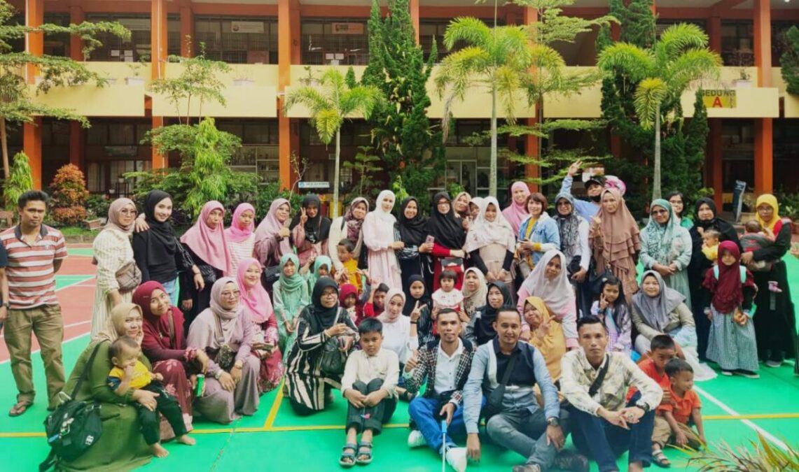 Reuni, Reuni Angkatan 03, Mengulang Nostalgia, Putih Abu Abu