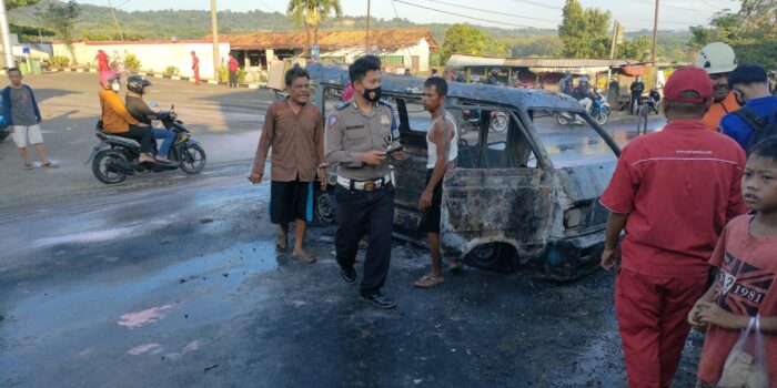 Angkot Terbakar di Cariu, Sopir Tidak Ditemukan Angkot Terbakar, Angkot di Cariu, Sopir Angkot