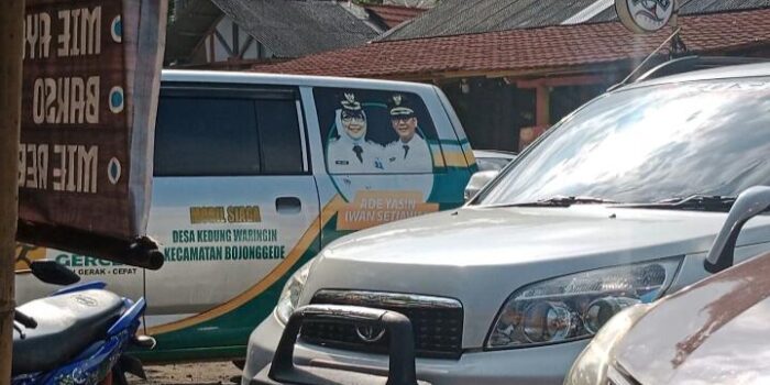 Mobil Siaga Desa Kedungwaringin Parkir di Pantai Karanghawu, Diduga Berwisata Mobil Siaga, Desa Kedungwaringin, Pantai Karanghawu, Pelabuhan Ratu