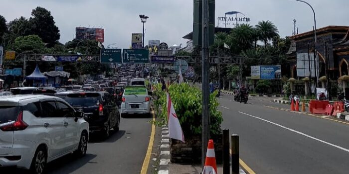 Jalur Puncak Padat, Polres Bogor Berlakukan Sistem One Way Jalur Puncak Macet, Polres Bogor, Sistem One Way