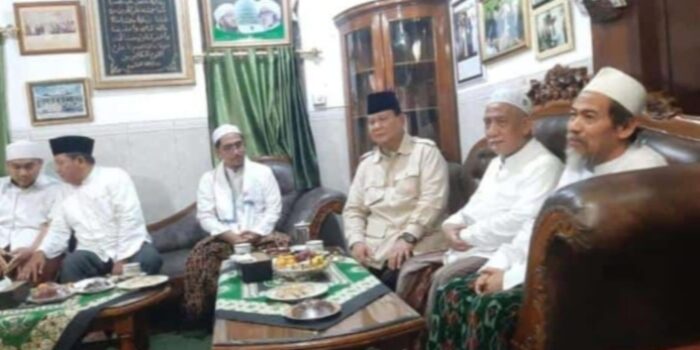 Kunjungi Pesantren Al-Anwar Sarang, Prabowo Kenang Mbah Moen Pesantren Al-Anwar, Al-Anwar Sarang, Sarang, Prabowo Subianto, Mbah Moen