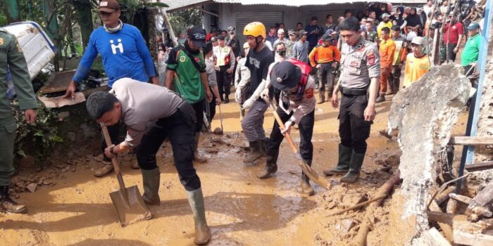 Korban Longsor, Longsor di Cijeruk, Bencana Susulan, Hujan di Bogor