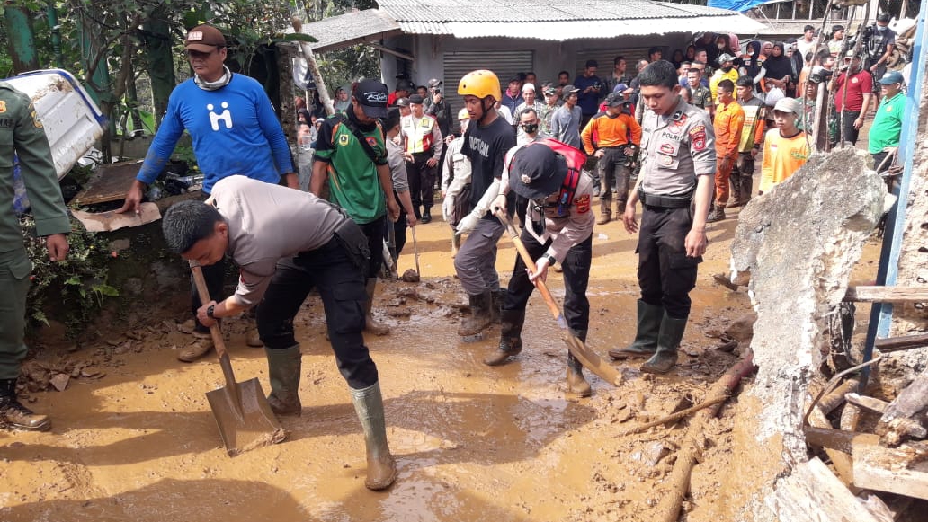 Korban Longsor, Longsor di Cijeruk, Bencana Susulan, Hujan di Bogor