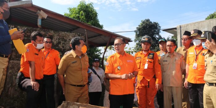 Pemkab Bogor Berikan Bantuan Sewa Rumah untuk Korban Longsor Pemkab Bogor, Sewa Rumah, Korban Longsor, Longsor di Cijeruk, Longsor di Bogor