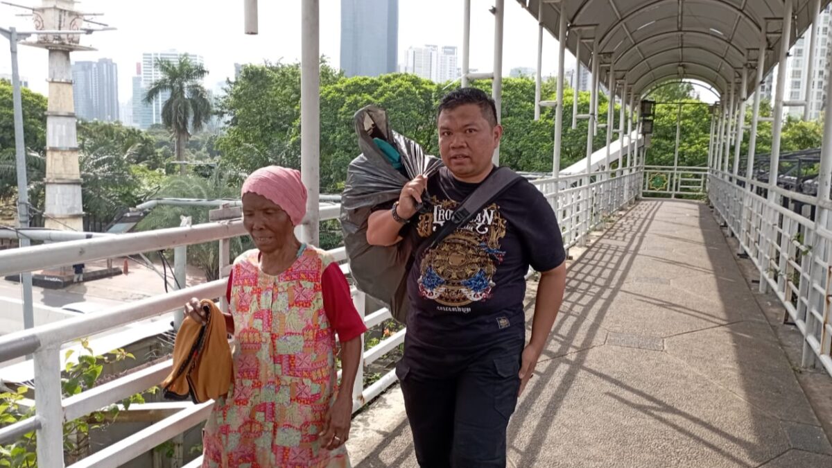 Kader PKS, Pemulung, JPO Menteng