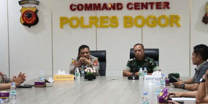 TNI Polri Bentuk Satgas Minyak Goreng di Kabupaten Bogor TNI - Polri, Satgas Minyak Goreng, Pasar Kabupaten Bogor