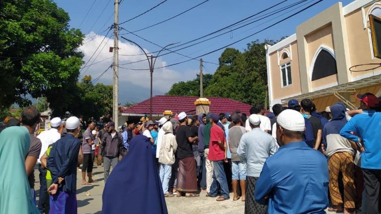 Warga Tamansari, Tolak Shalat Jumat, Masjid Yayasan Al-Aimar, Yayasan Al-Aimar