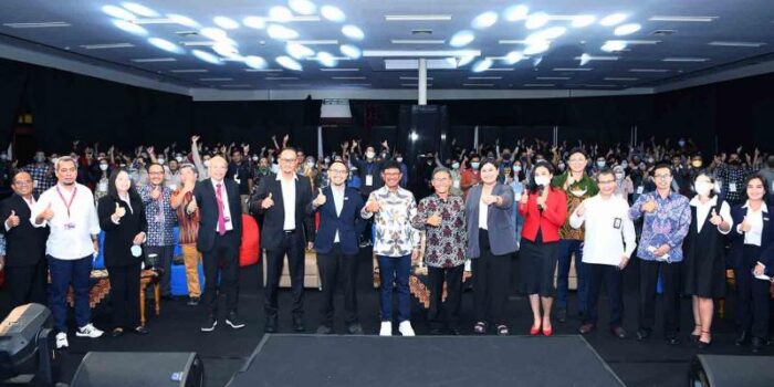 kominfo-menteri-johnny-UGM _18052022-AYH-0