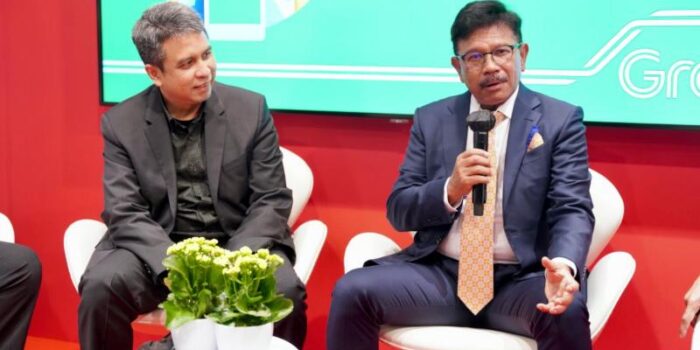 kominfo-menteri-johnny-grab-infrastruktur-digital