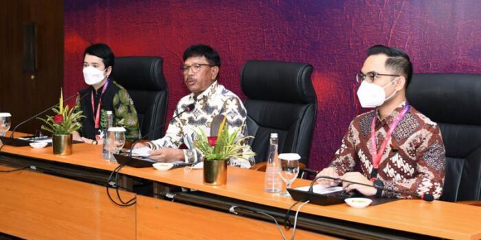 kominfo-menteri-johnny-konpers-AYH-1