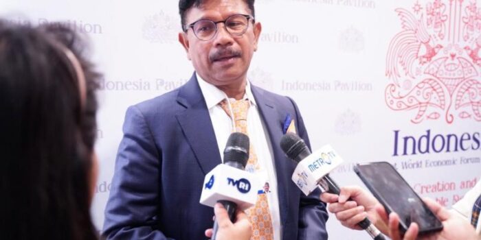 kominfo-menteri-johnny-wef-davos