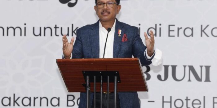 kominfo-menteri-johnny-HBH-mastel-2022-AYH-11