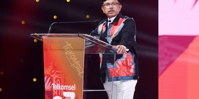 kominfo-menteri-johnny-hut-telkomsel-ayh-1