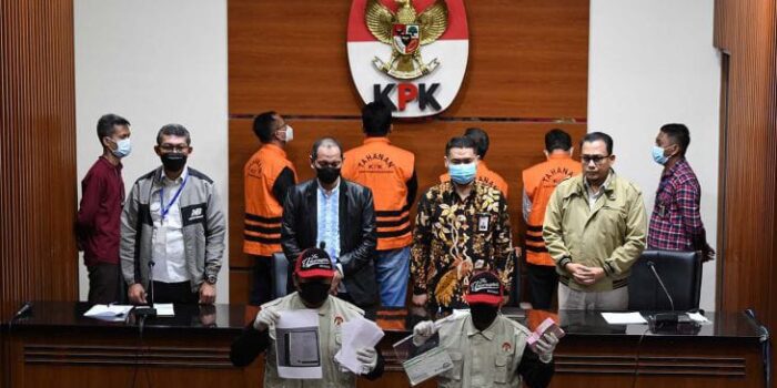 Rektor UNILA Tersangka Rektor UNILA, Tersangka KPK, Suap PMB, Penerimaan Mahasiswa Baru,