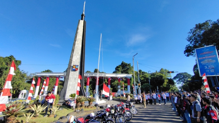 FMP 2022, Bikers Kota Bogor, Pengibaran Merah Putih, Tugu Kujang