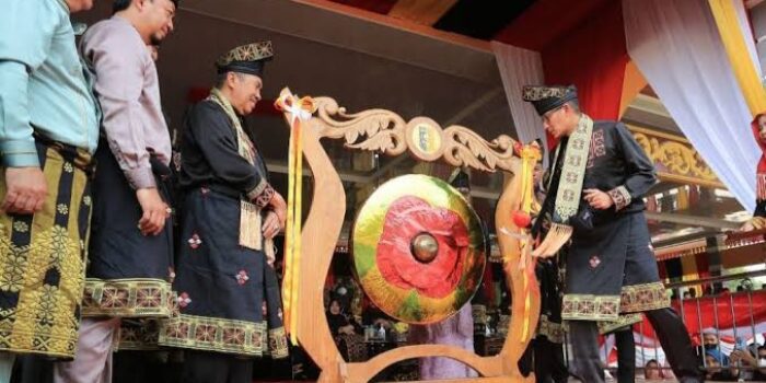 Menparekraf Sandiaga Uno Menparekraf, Sandiaga Uno, Pacu Jalur Taluk Kuantan, Pacu Jalur 2022