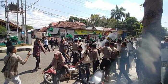 Demonstrasi HMI Cabang Dompu Demonstrasi di Dompu, HMI Cabang Dompu, Demo BBM