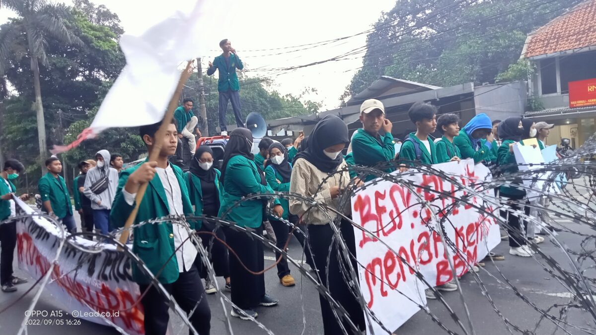 Istana Bogor, Demonstrasi Mahasiswa, Mahasiswa UIKA, Kenaikan Harga BBM