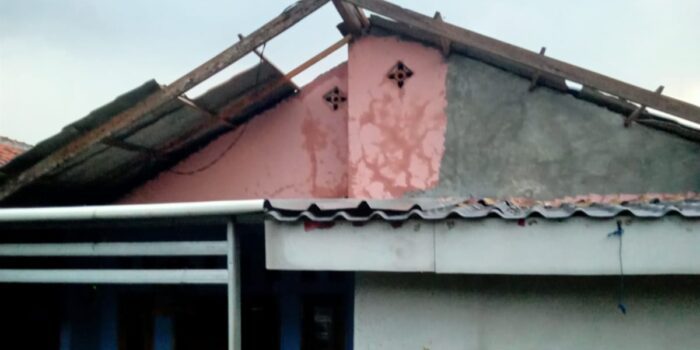 Hujan di Ciampea, Hujan di Bogor, Hujan Deras, Rumah Warga, Rumah Rusak