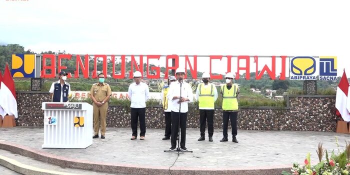 presiden-joko-widodo-resmikan-bendungan-ciawi-dan-sukamahi